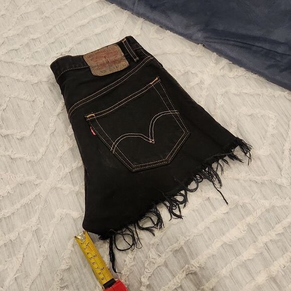 Vintage by Petros high waist black Levi's 505 jean shorts size 30! - Picture 11 of 11